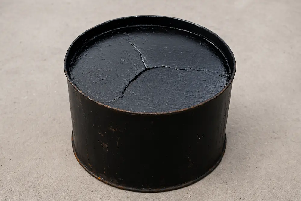 قیر نیم بشکه از نمای بالا